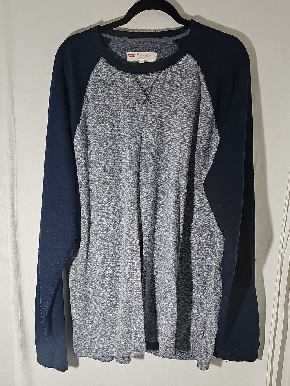 Levi's Navy and Heather Gray Raglan Long-Sleeve Tee